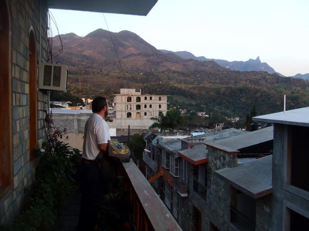 Hotel Guzman ヒリトゥラ エクステリア 写真