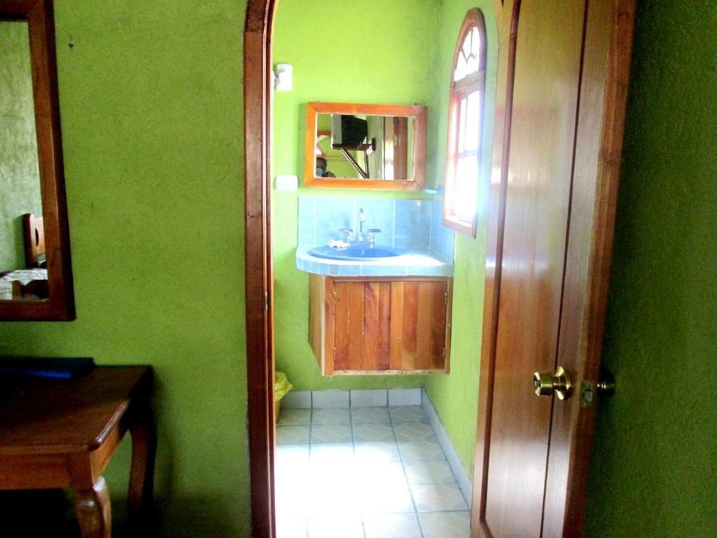 Hotel Guzman ヒリトゥラ エクステリア 写真